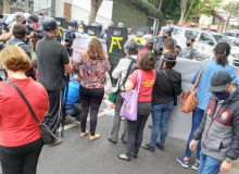 PM paulista bloqueia carreata de professores em protesto contra a volta às aulas